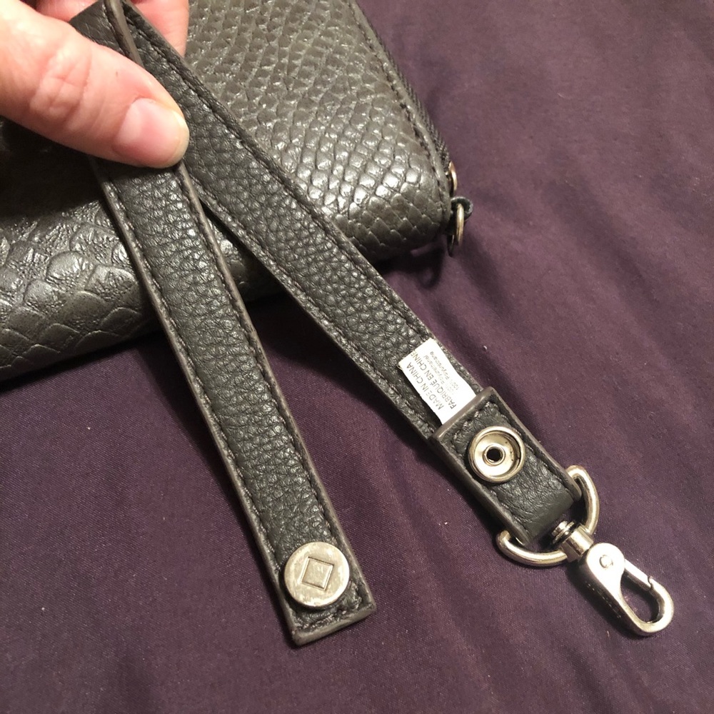 ThirtyOne Jewell wristlet